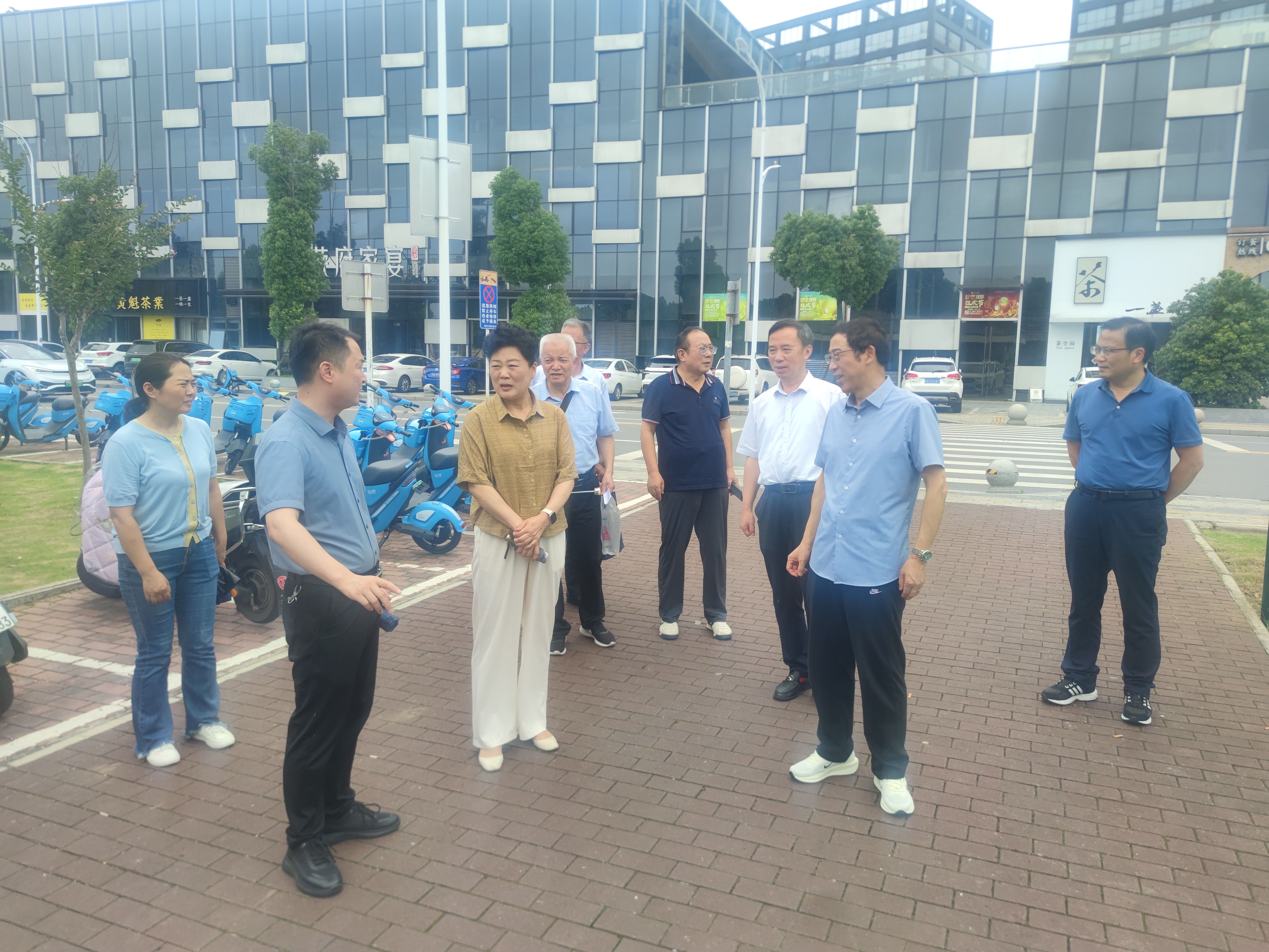 郑晓艳带队开展《全民健身条例》实施情况执法检查