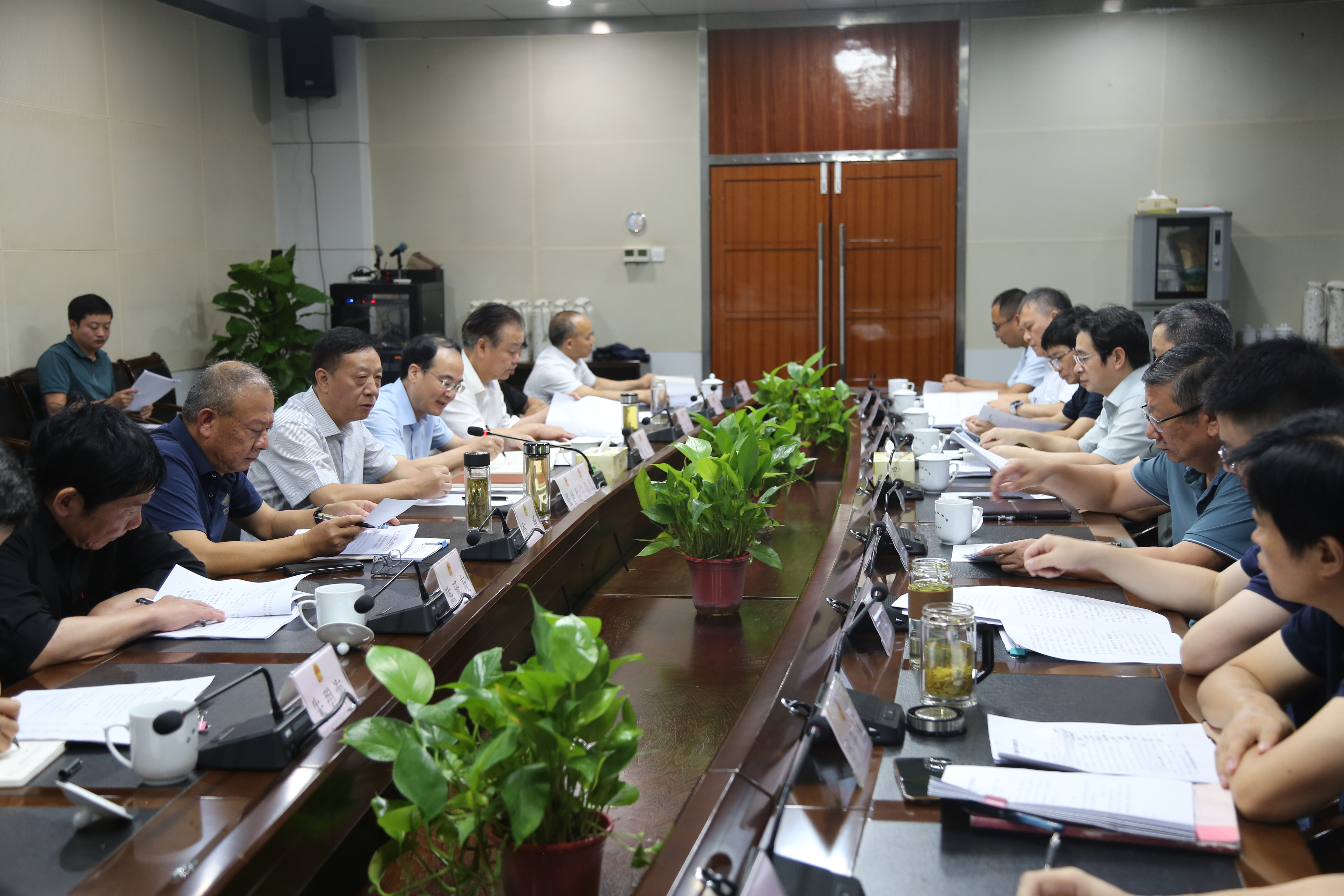 市人大常委会召开循环经济发展调研座谈会  张梦生主持