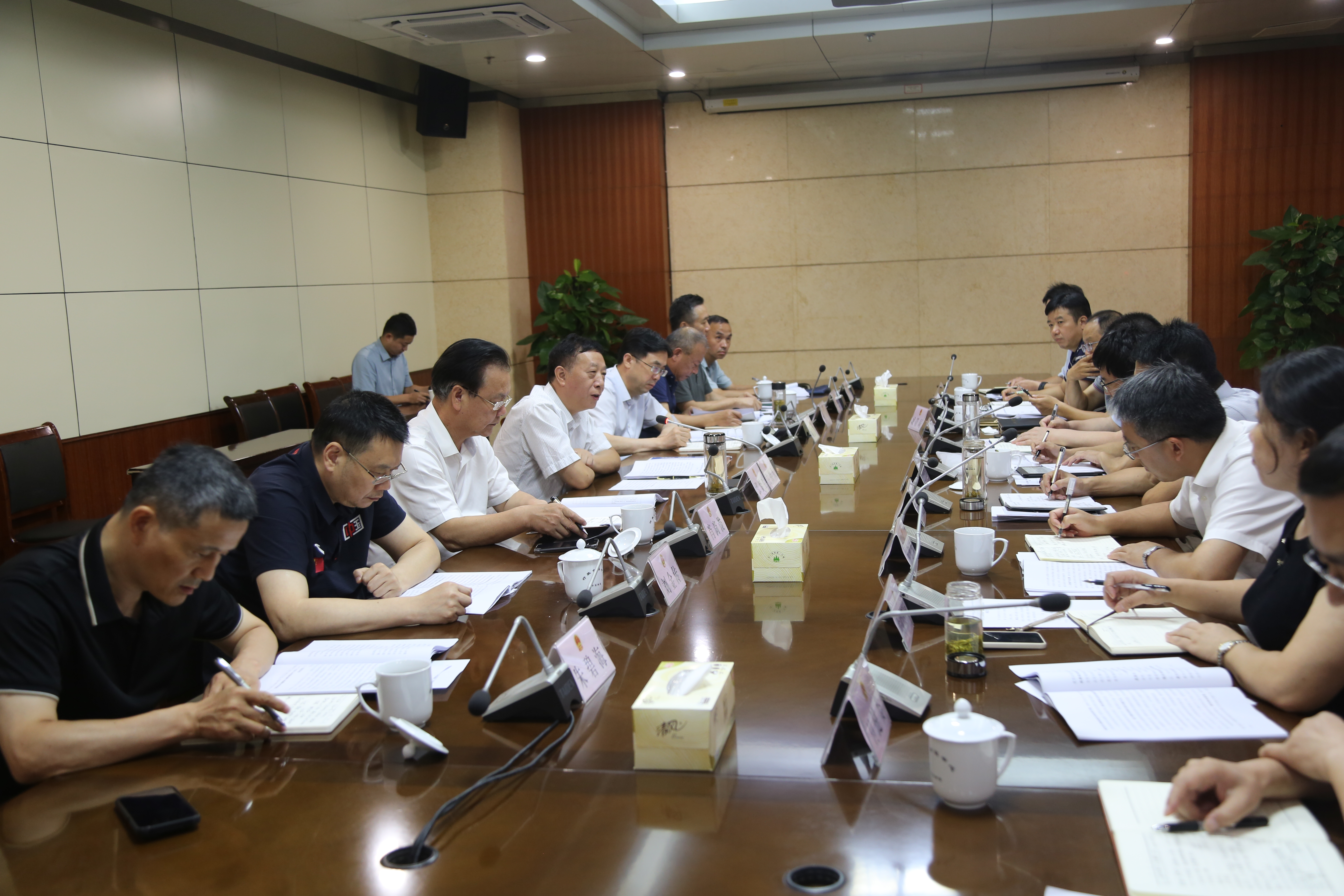 市人大常委会召开“无废城市”建设调研座谈会 张梦生主持