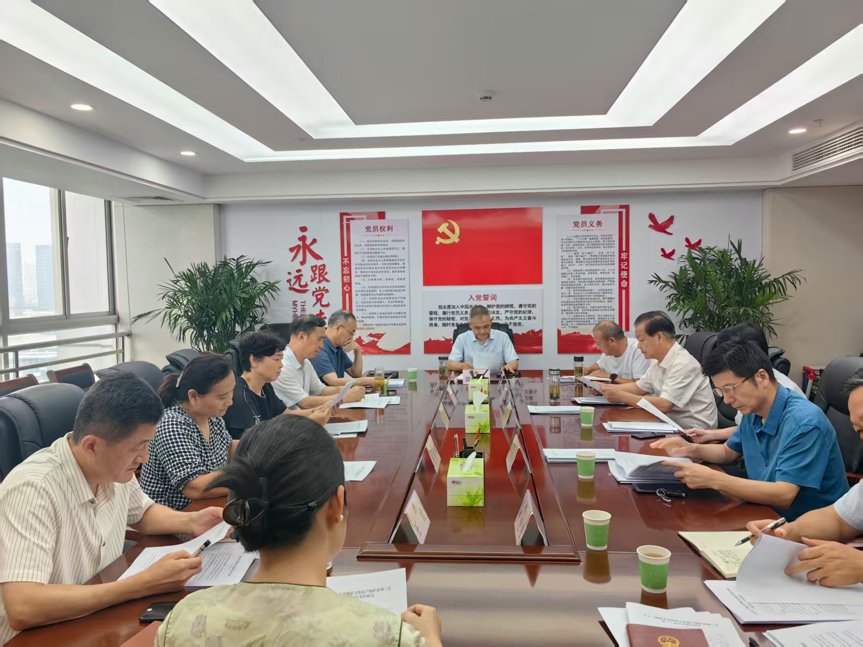陈昌生主持召开市人大法制委员会全体成员会议