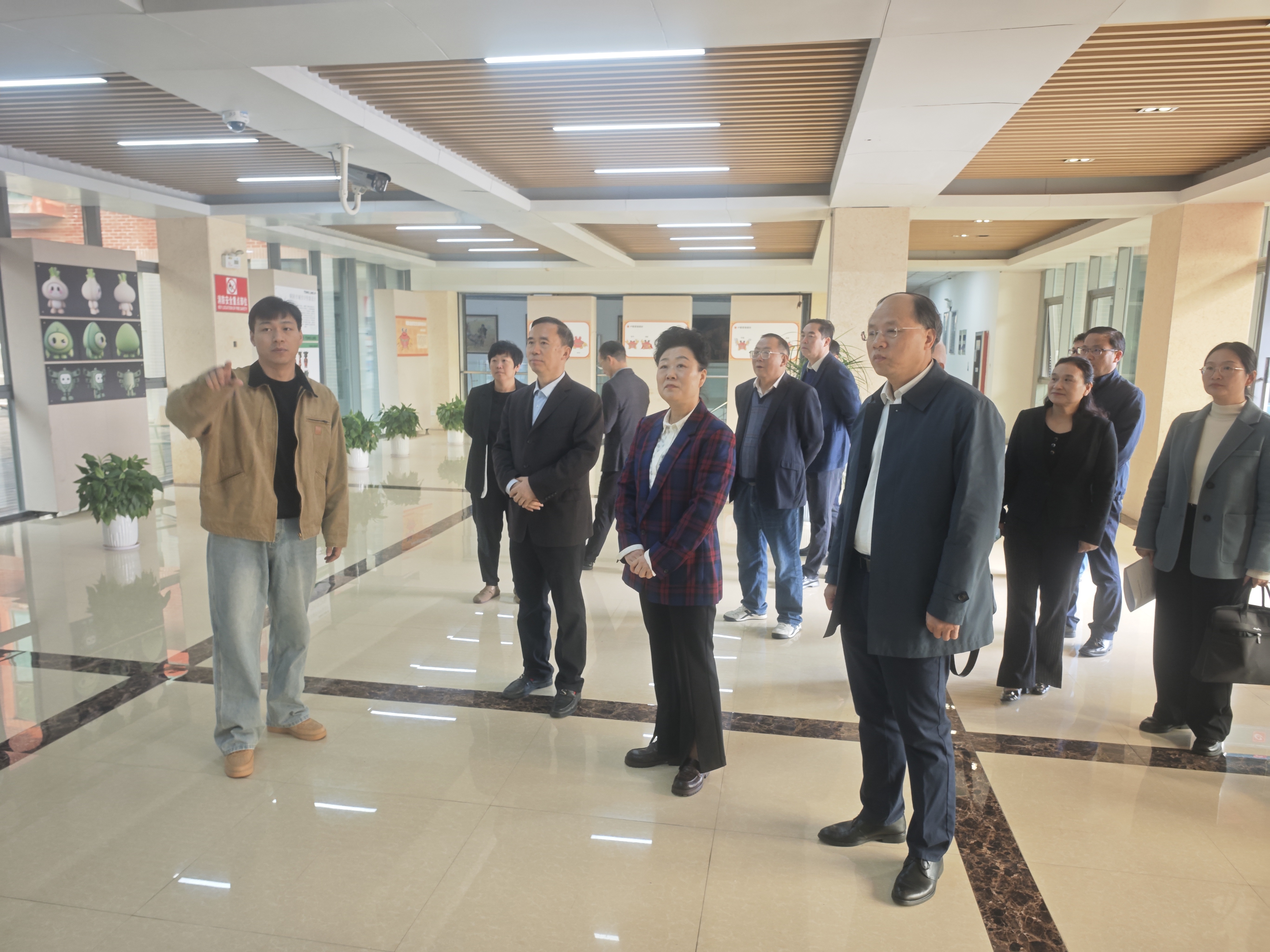 郑晓艳率队开展高等教育法执法调研