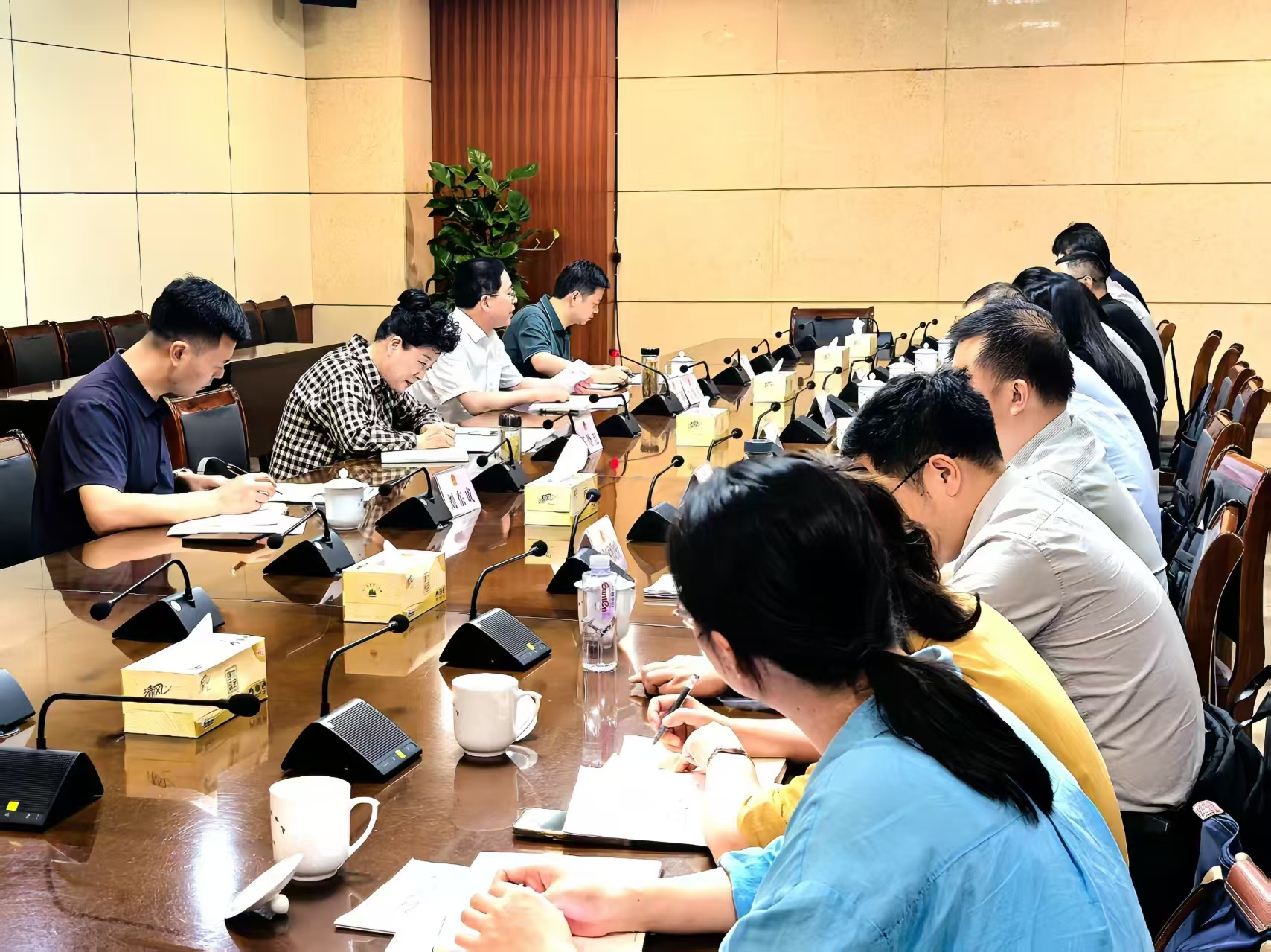 郑晓艳参加旅游“一法一条例”执法调研座谈会