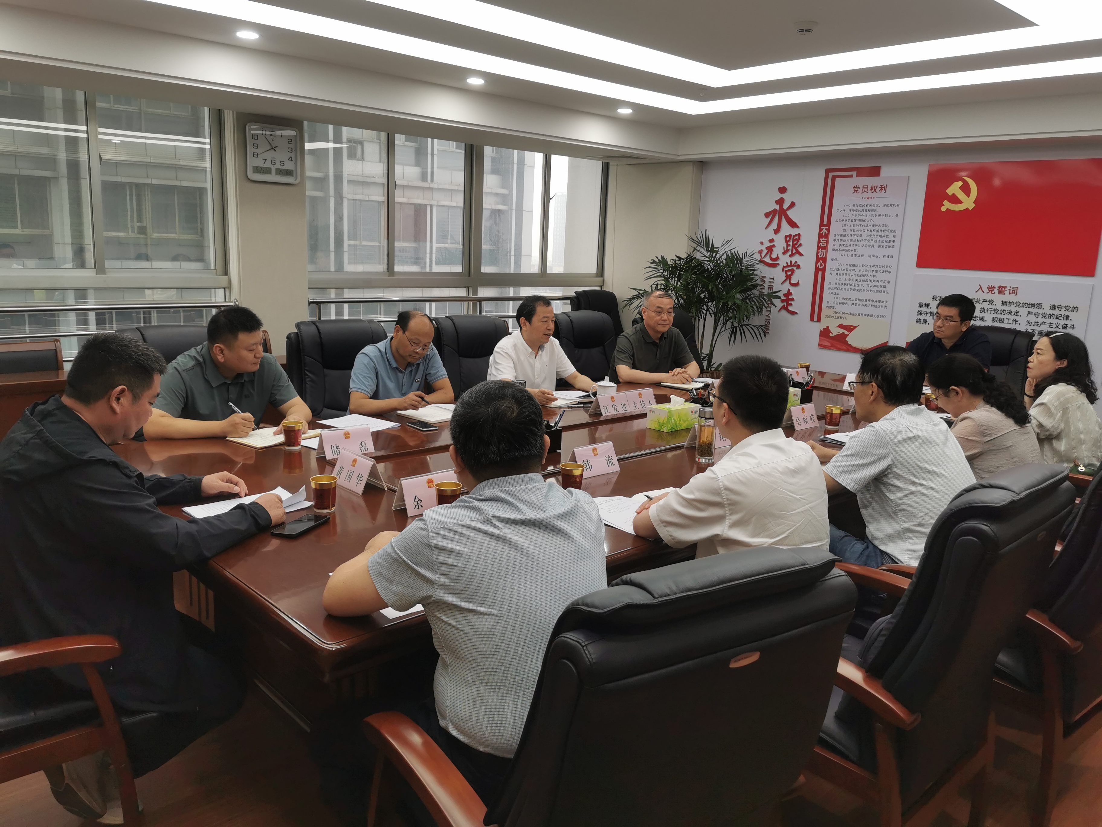 汪发进主持召开市人大代表建议办理情况反馈座谈会